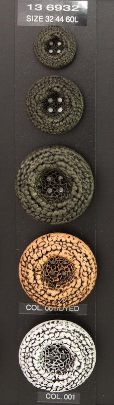 Button 136932