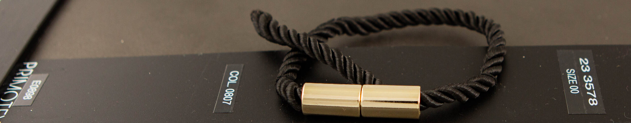 Closure, hook and eye 233578